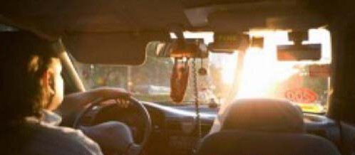 圖3 眩光不僅造成人眼不適且大大降低了夜間駕車的安全系數